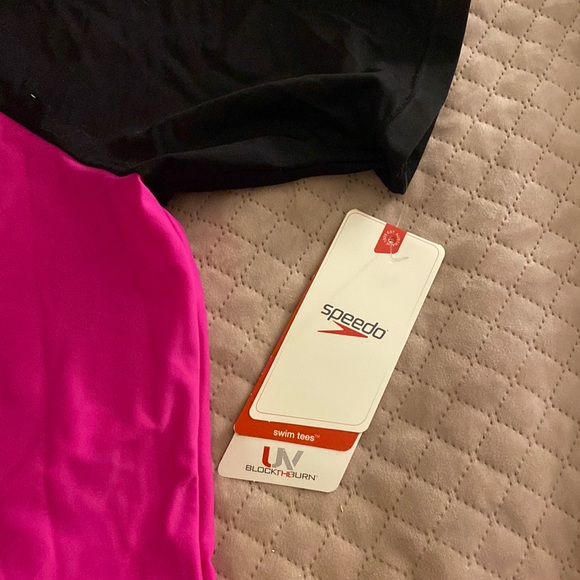 NWT Speedo UV blocking swim shirt - Picture 2 of 4